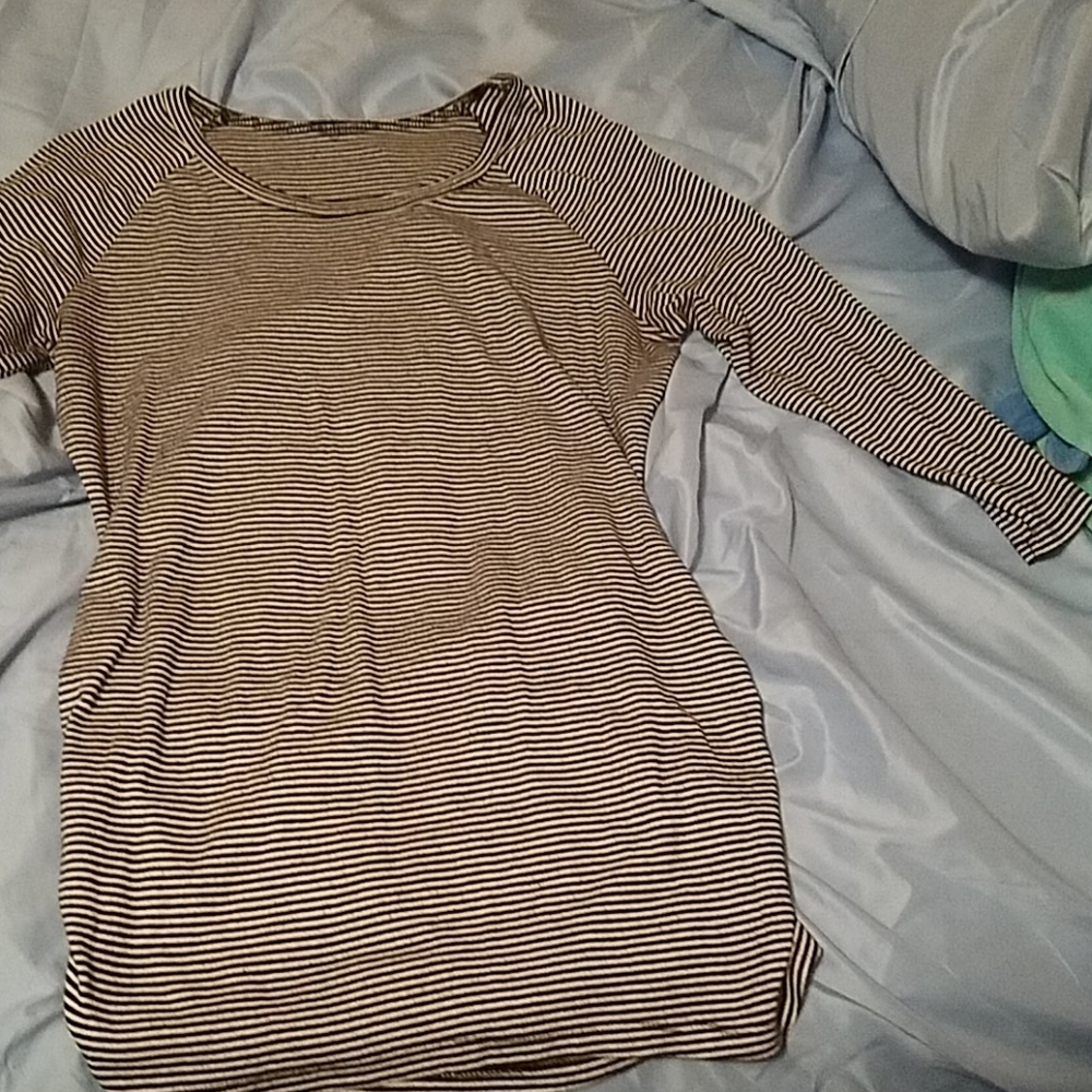 Long sleeve tee